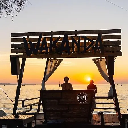 Floating Sea House - 5stars Vikendica *