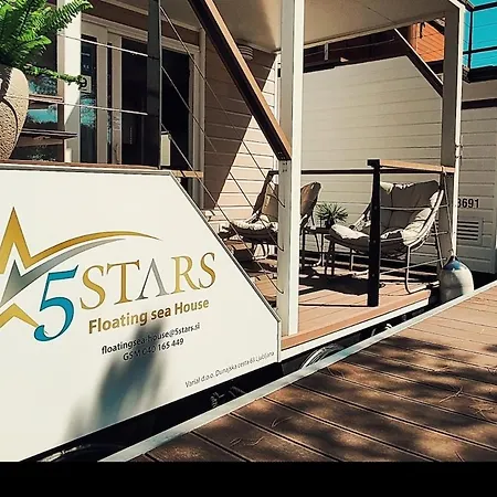 Floating Sea House - 5stars Holiday home