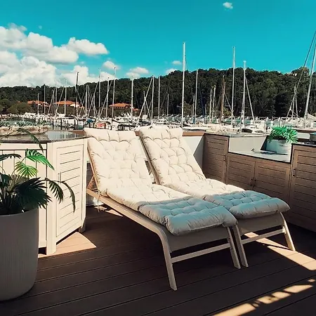 Vikendica Floating Sea House - 5stars